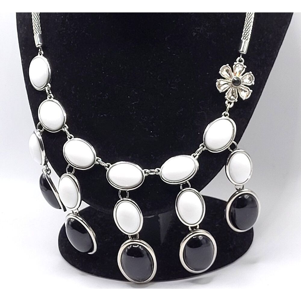 Groovy Black and White Cabochon Flower Necklace 23in